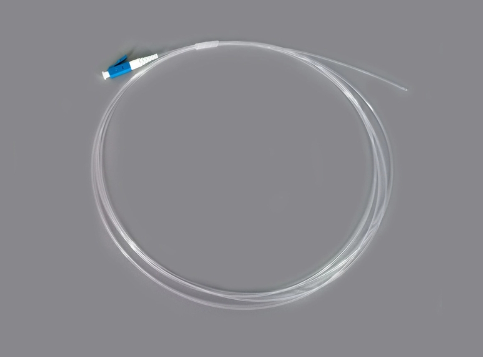 Pa geblau ffibr optig caredig a ddefnyddir yn gyffredin wrth adeiladu FTTH?